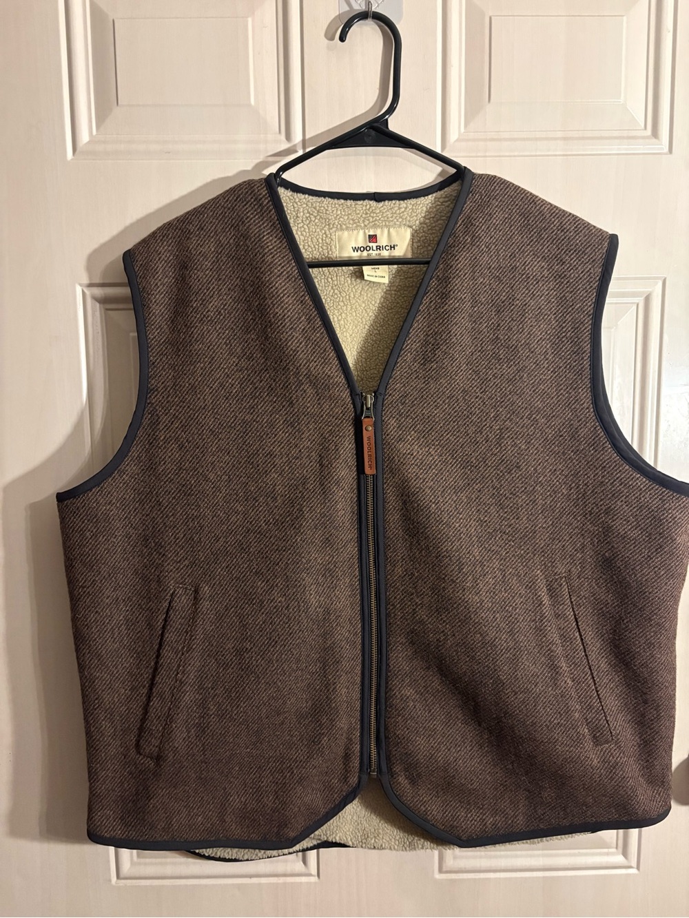 Woolrich Brown Sherpa-Lined Zip Front Vest Men’s LARGE
